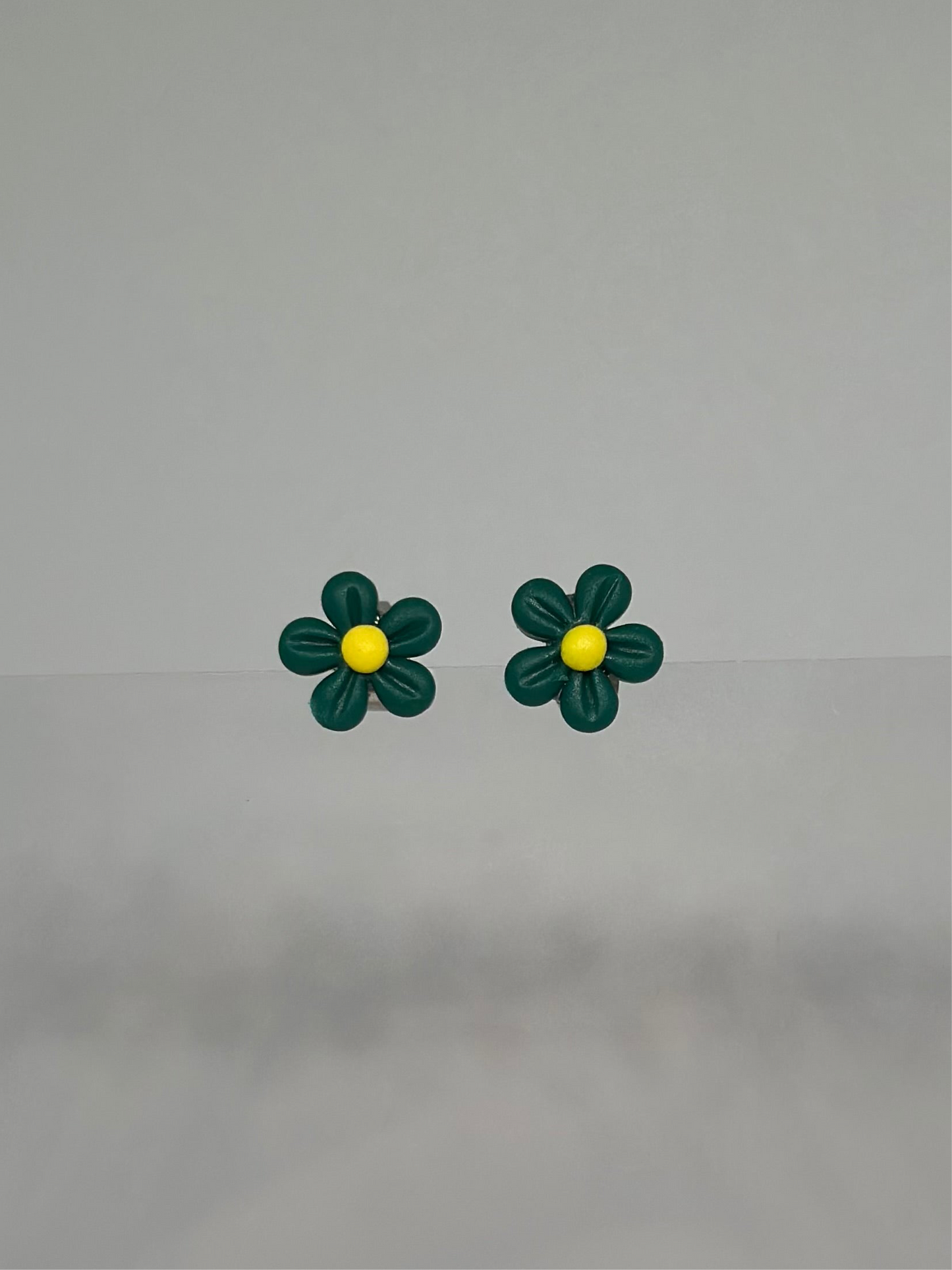 Daisy Studs