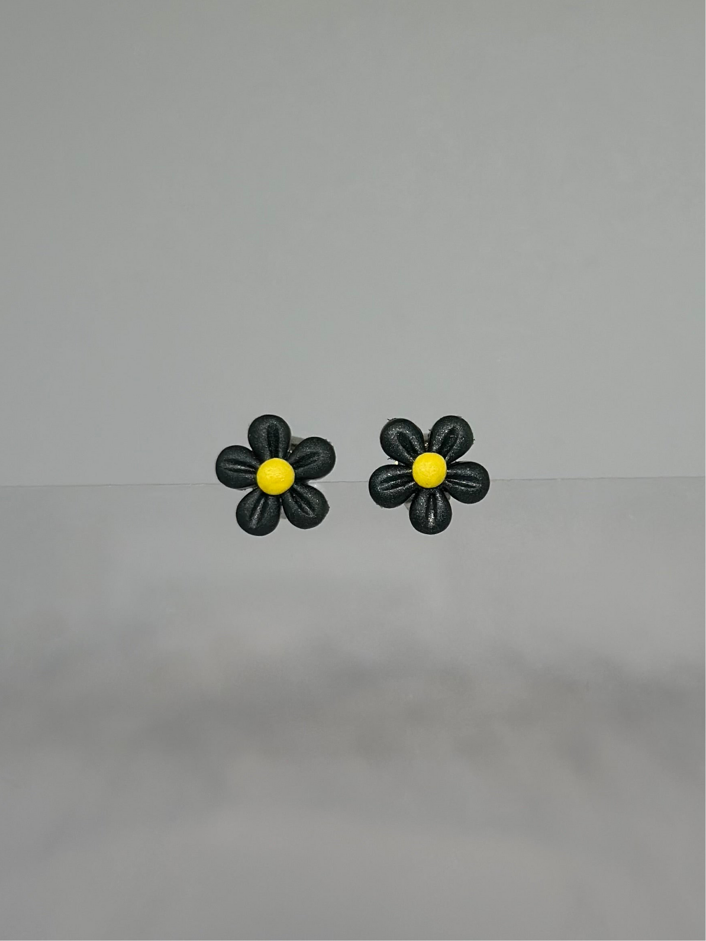 Daisy Studs